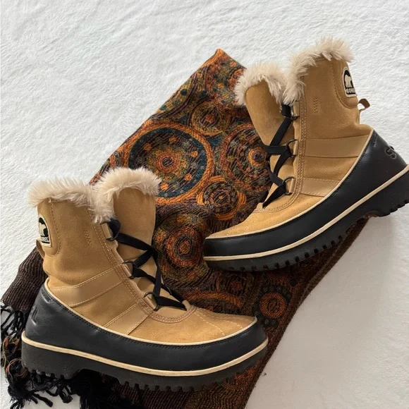 Sorel Camel and Ebony Snow Boots - Picture 1 of 4